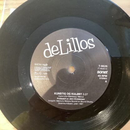 deLillos - Kunstig Og Kulørt / Utkaster [7"] (2. hand) - Bilde 3